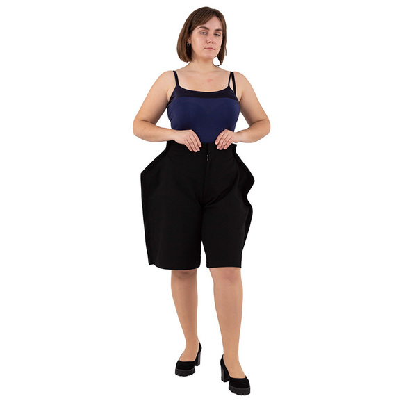 Comme Des Garcons Shorts Women size 28 Black